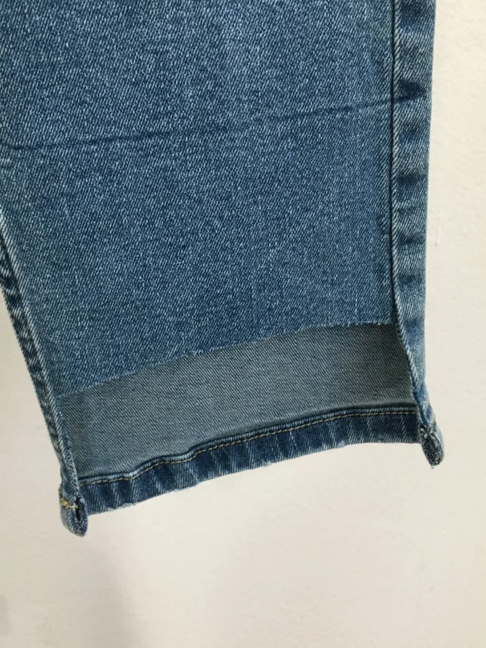 TOMMY HILFIGER Distressed Cut Step Hem Adj Waist Distressed Applique Logo Jeans